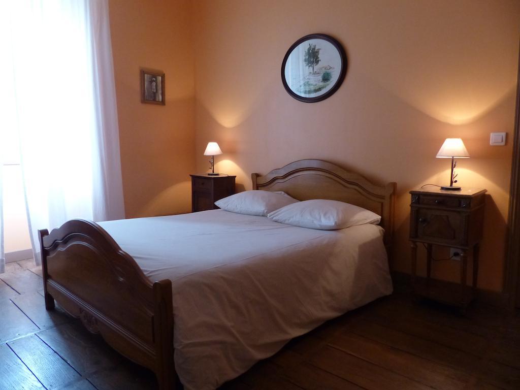 Le Domaine De Panissac Bed and Breakfast Berneuil  Kamer foto