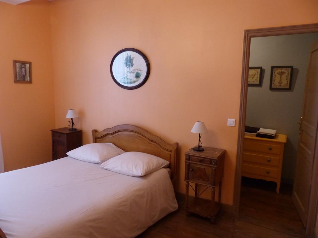 Le Domaine De Panissac Bed and Breakfast Berneuil  Kamer foto