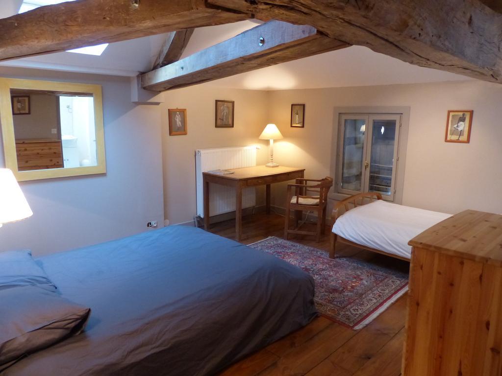Le Domaine De Panissac Bed and Breakfast Berneuil  Kamer foto