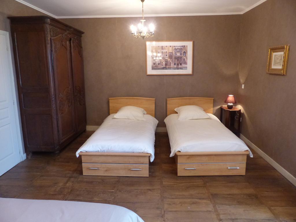 Le Domaine De Panissac Bed and Breakfast Berneuil  Kamer foto