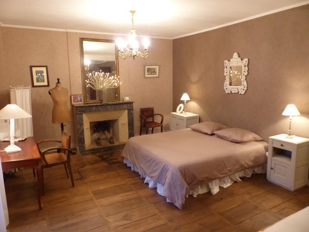 Le Domaine De Panissac Bed and Breakfast Berneuil  Kamer foto
