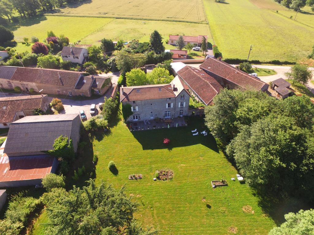 Le Domaine De Panissac Bed and Breakfast Berneuil  Buitenkant foto